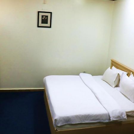 Al Farhan Hotel Suites リヤード エクステリア 写真