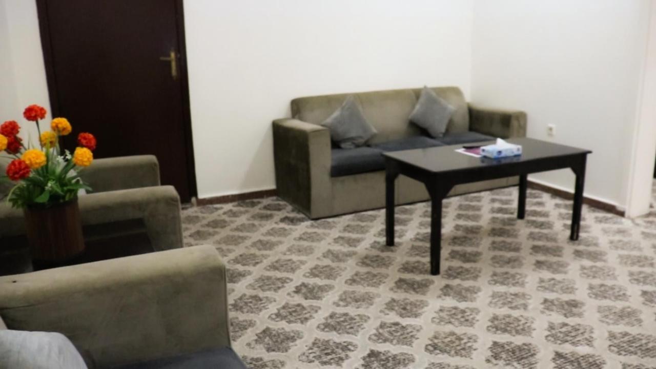 Al Farhan Hotel Suites リヤード エクステリア 写真