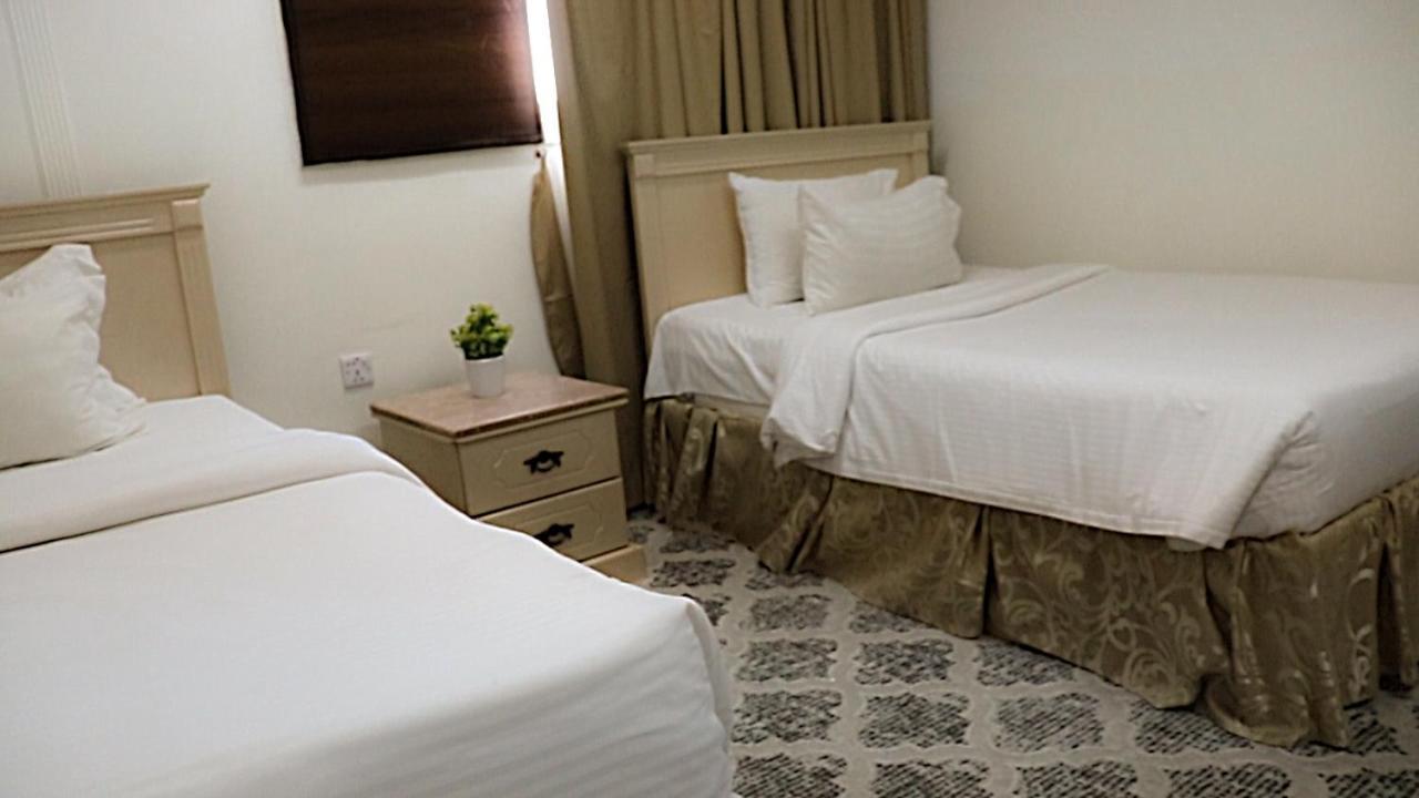 Al Farhan Hotel Suites リヤード エクステリア 写真