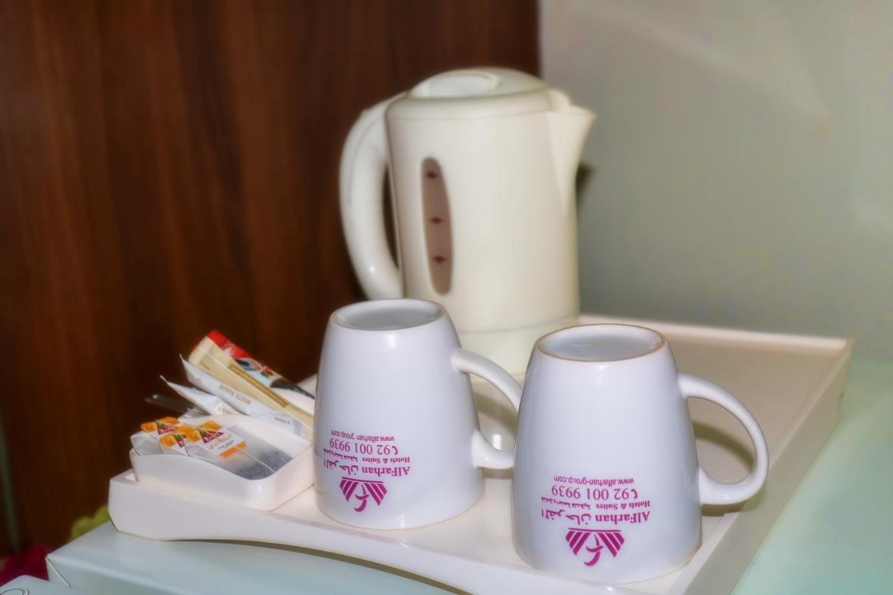 Al Farhan Hotel Suites リヤード エクステリア 写真