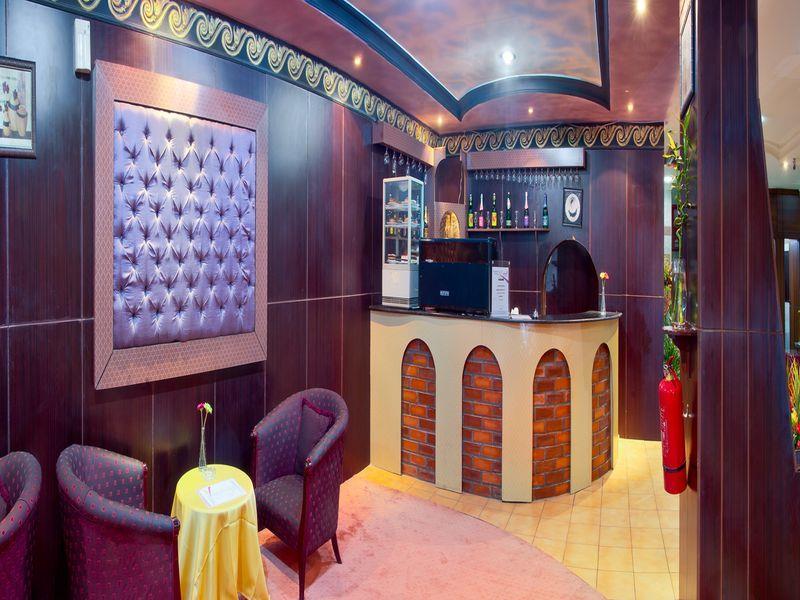 Al Farhan Hotel Suites リヤード エクステリア 写真