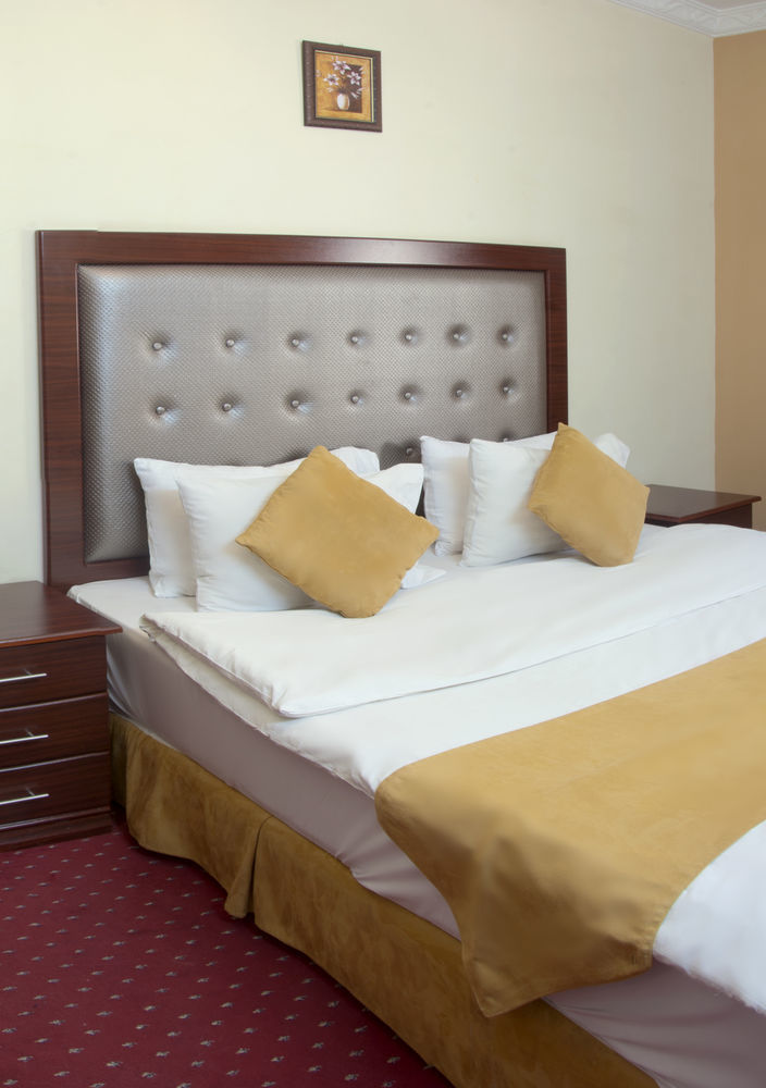 Al Farhan Hotel Suites リヤード エクステリア 写真
