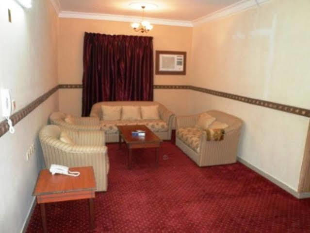 Al Farhan Hotel Suites リヤード エクステリア 写真